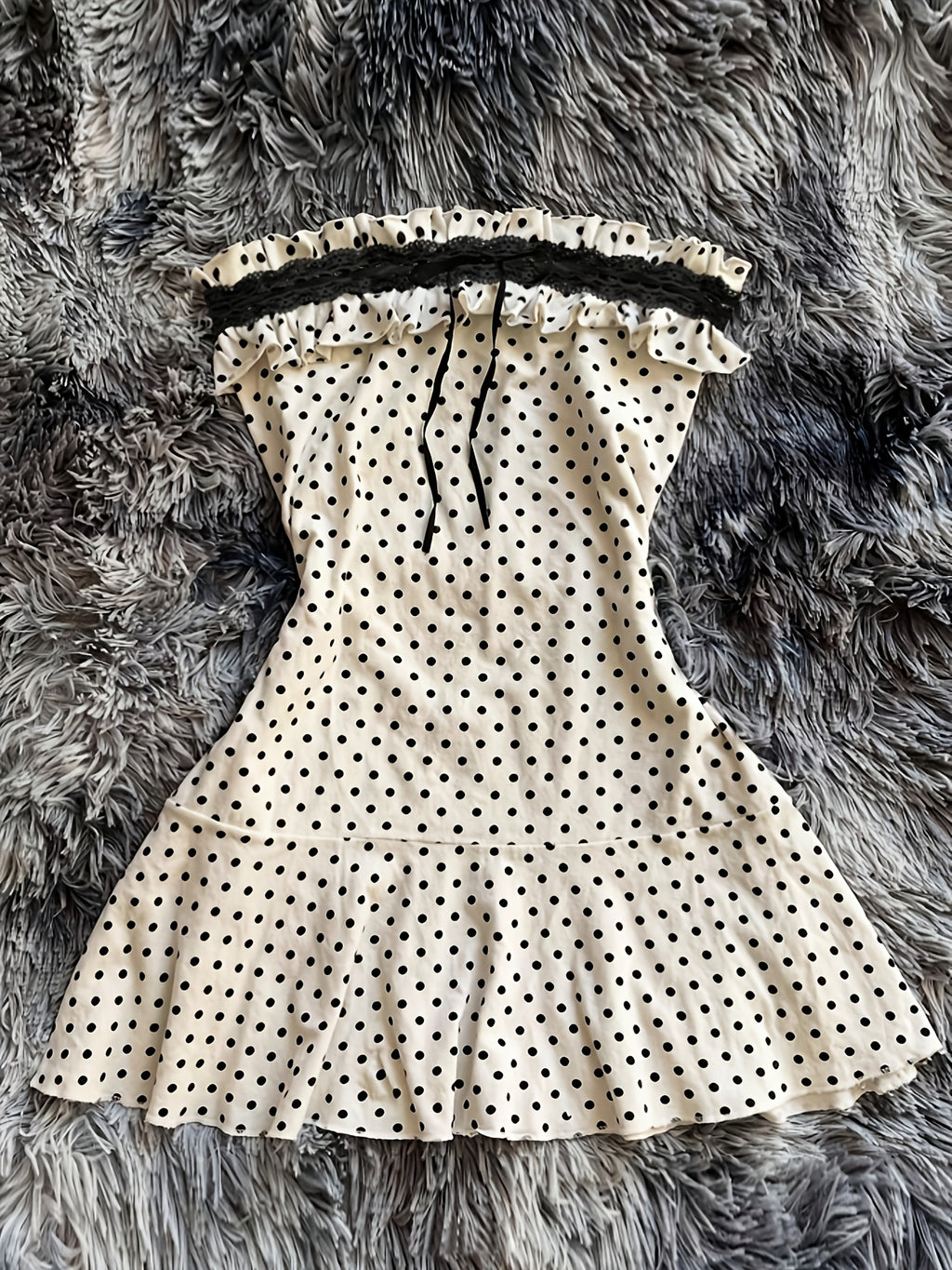 mini dress polka dot, bow tie, lace
