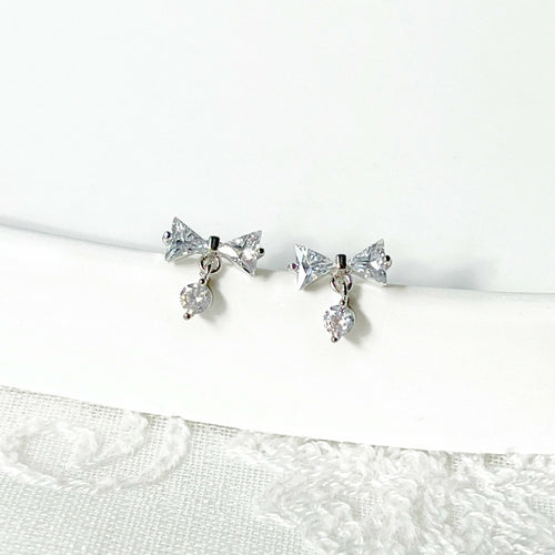 bow tie earrings with little drop